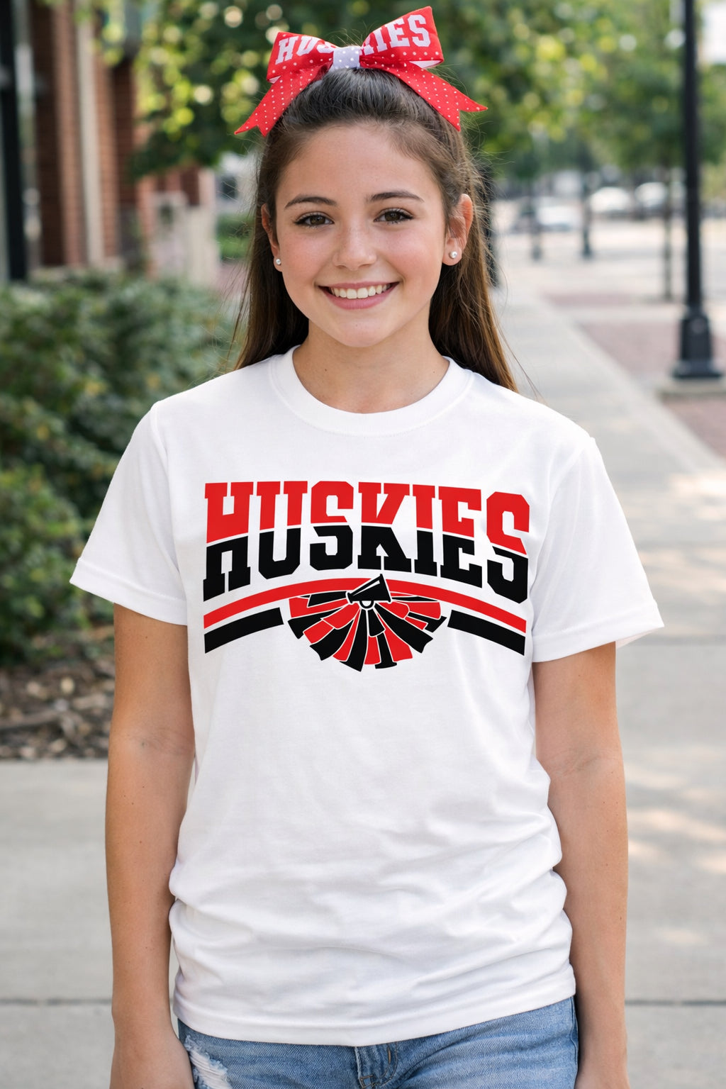 HUSKIES CHEER POM TEE