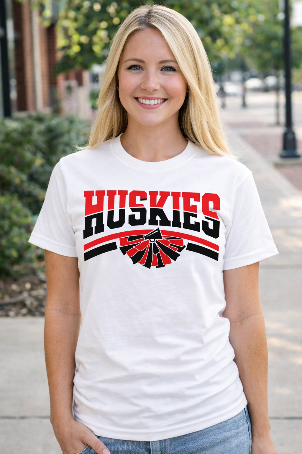 HUSKIES CHEER POM TEE